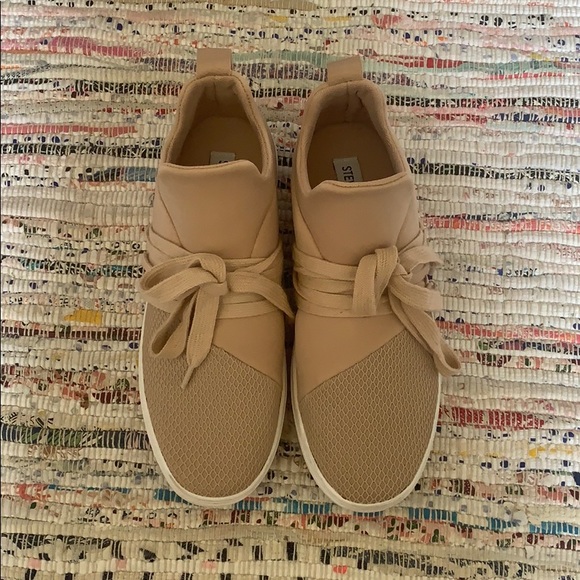 steve madden pink sneakers - Picture 1 of 4